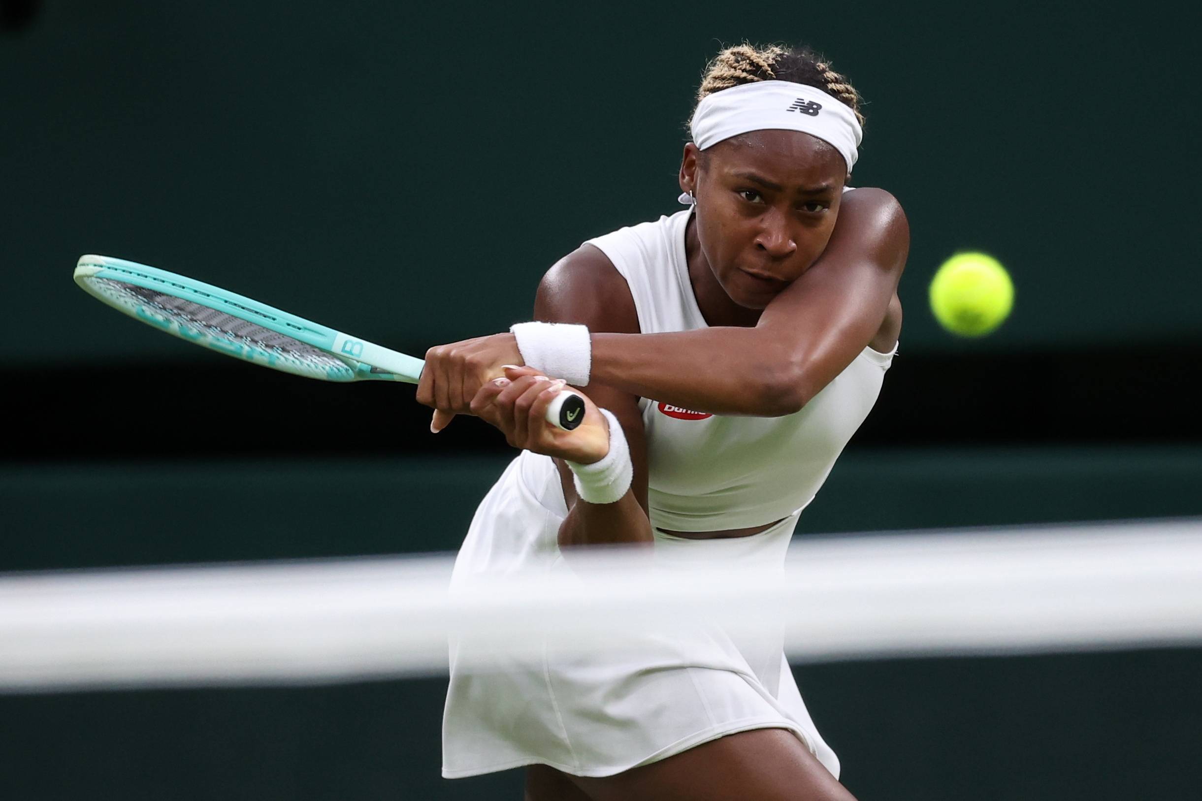 莫维奇则在 莫维奇则在